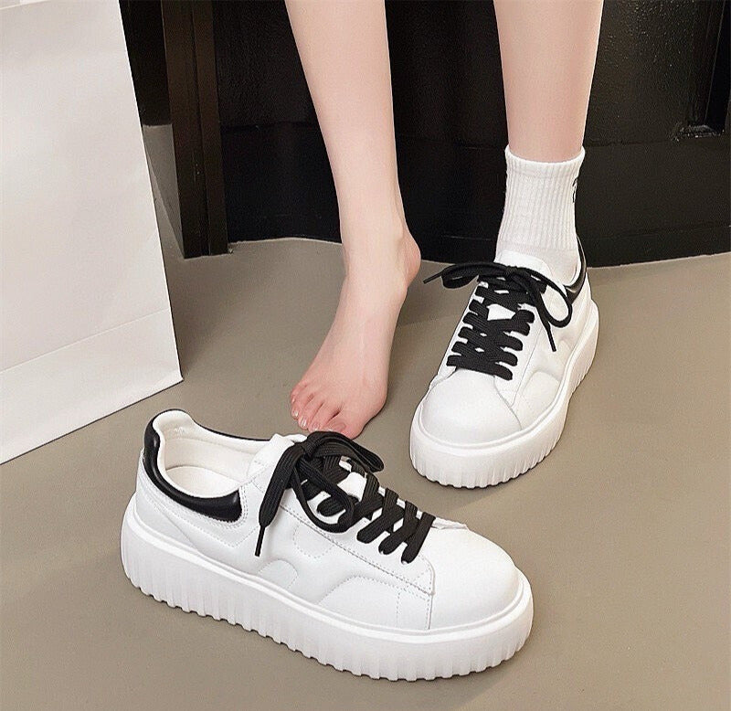 預售限定!韓國全真皮立體壓紋厚底小白鞋👟黑白百搭款