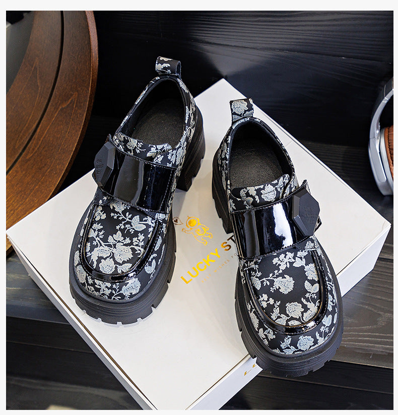 ¡Preventa limitada! Mocasines con estampado floral en blanco y negro: estilo nacional único, fusión perfecta de modernidad y tradición Entretejiendo arte de moda y tradición: mocasines florales de estilo nacional.