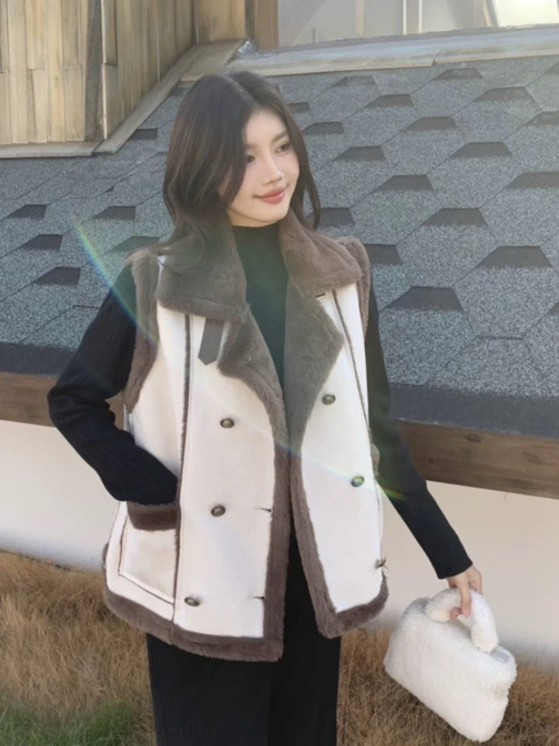 韓系麂皮拼毛雙排釦背心｜保暖造型一體絨背心｜米白/黑/紅/咖（V106）